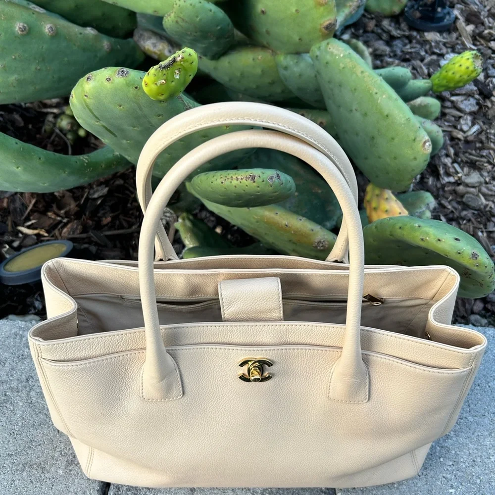 Chanel Turnlock Tote - Picture 3 of 13